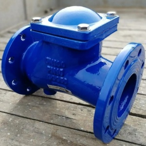 Вентиль стальной запорный Ду15 Ру16 15кч18п ГОСТ 5761-2005 фланцевый